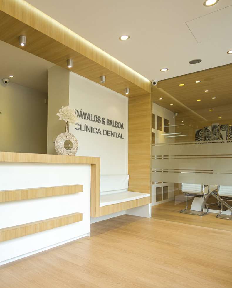 Clínica Dental Dávalos & Balboa <br>(Plaza Circular)